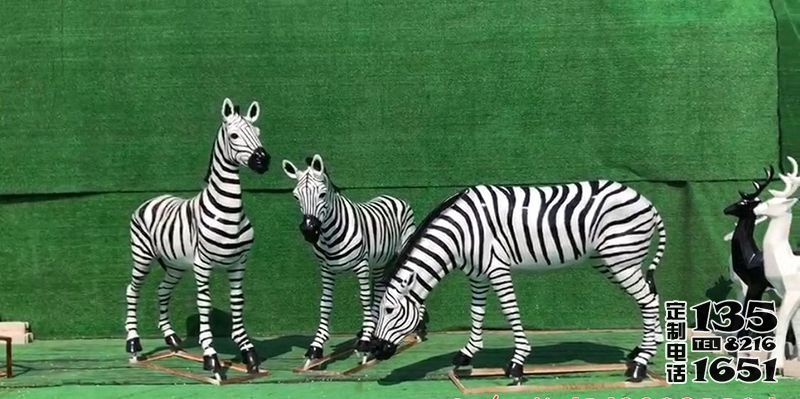 園創(chuàng)意玻璃鋼大型仿真動(dòng)物斑馬雕塑 園創(chuàng)意玻璃鋼大型仿真動(dòng)物斑馬雕塑