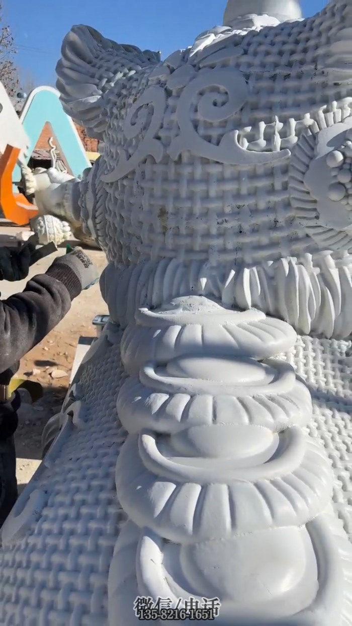 精修舞獅子雕塑，需要填補縫隙空洞等